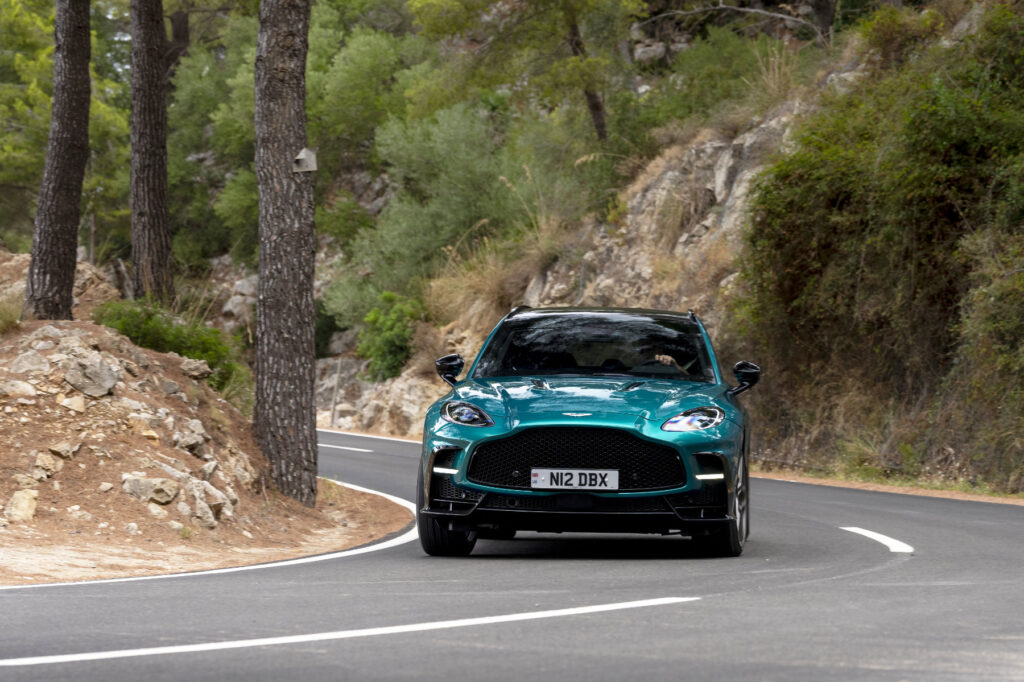 Aston Martin DBX S