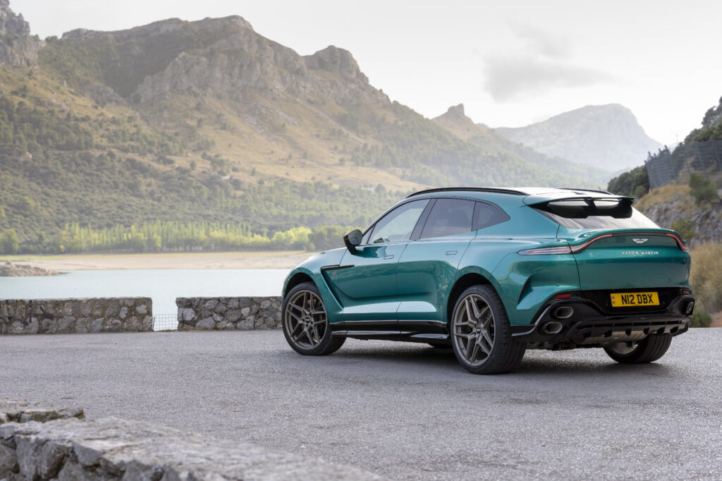 Aston Martin DBX S