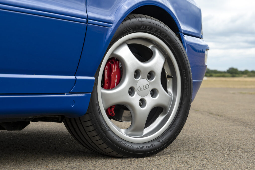 Audi RS2